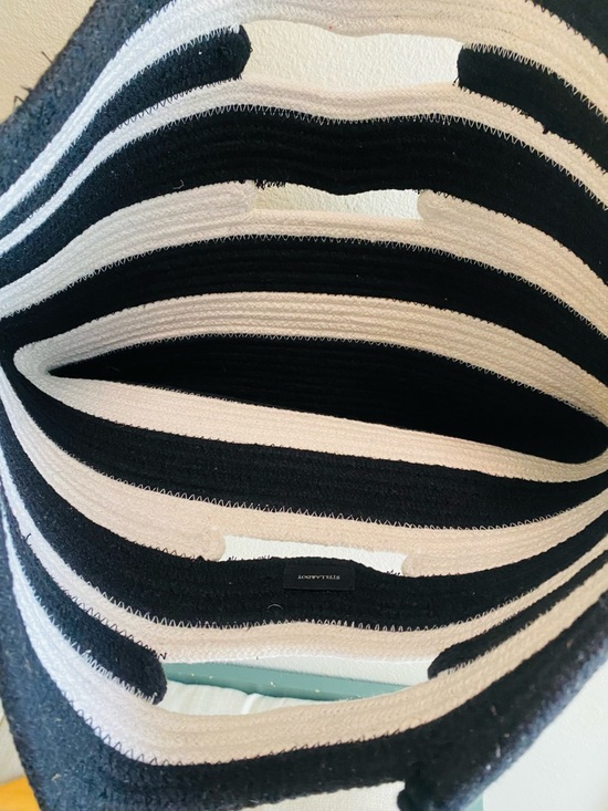 STELLA & DOT FOR Anthropologie Black & White Taj Tassel Tote - Picture 12 of 14